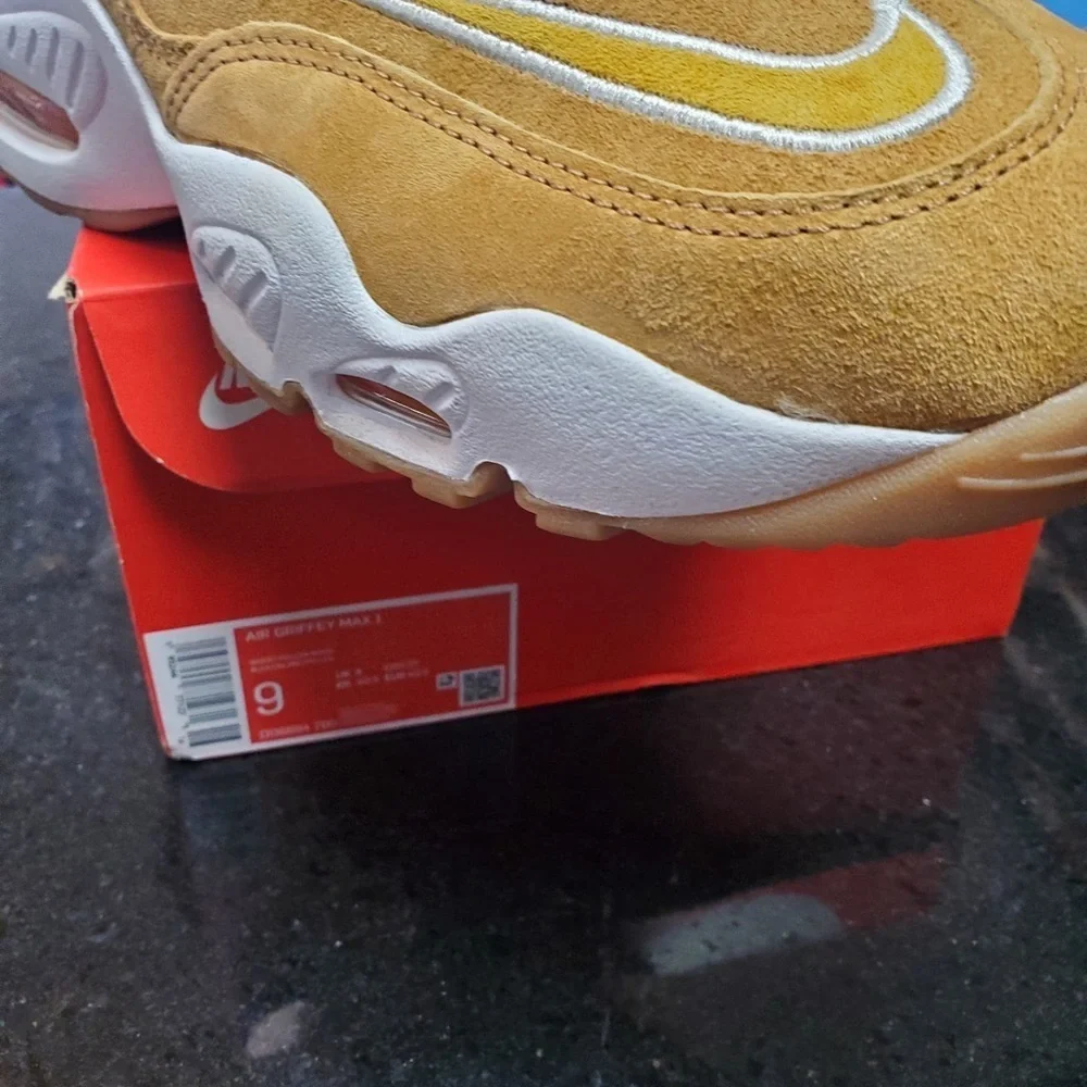 Nike sz wheat
